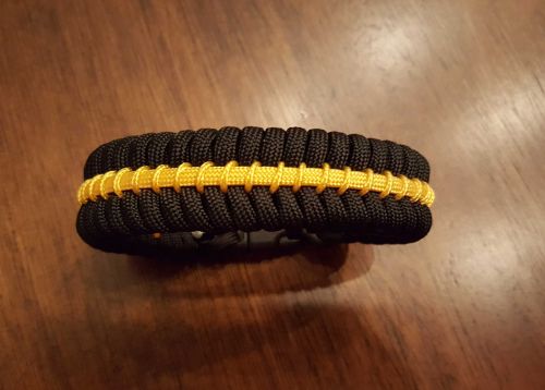 Thin Gold Line Paracord Survival Bracelet Maze Stitch